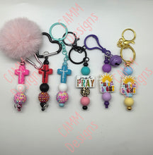 Load image into Gallery viewer, Beaded Keychain Be the Light Gold
