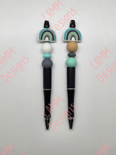 Load image into Gallery viewer, Beaded Pen Lrg Rainbow Green/Black
